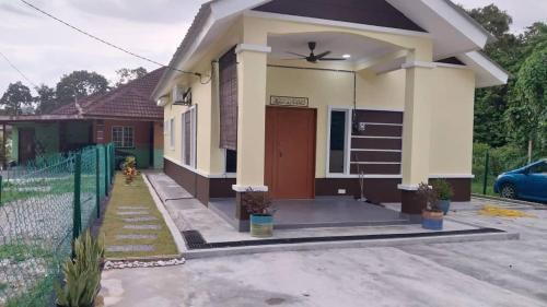 Three-Bedroom Holiday Home 