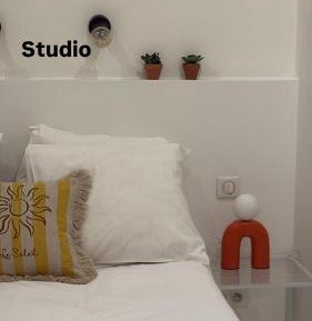 Studio (2 Adults)