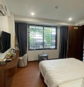 Queen Room