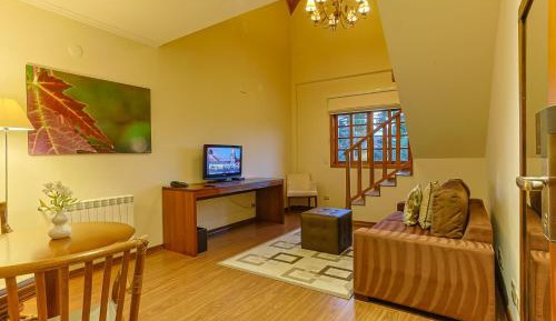 Duplex Suite with Spa Bath and Fireplace