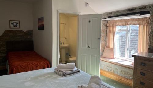 Deluxe Double Room with Extra Bed