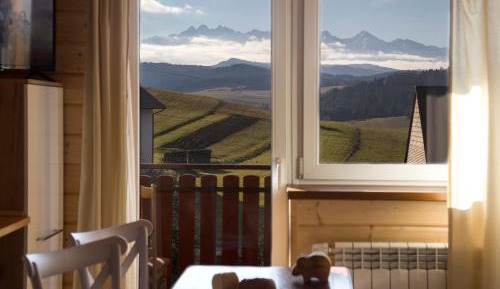 Two-Bedroom Apartment with Mountain View