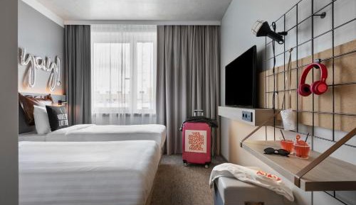 Moxy Sleeper Twin Room