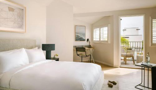 Queen Room with Balcony