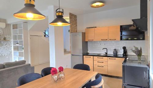 Three Bedroom Villa with Private Garden 1