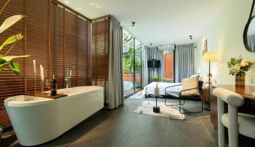 Suite with Spa Bath