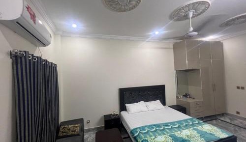 Studio Apartment with King Bed