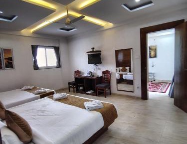Deluxe Family Suite