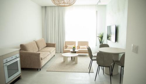 Superior One-Bedroom Apartment