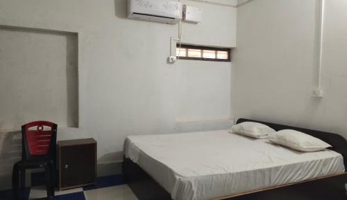 Deluxe Double Room (2 Adults + 1 Child)