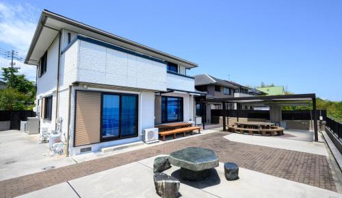 Three-Bedroom Holiday Home 