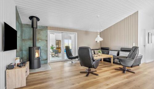 Six-Bedroom Holiday Home