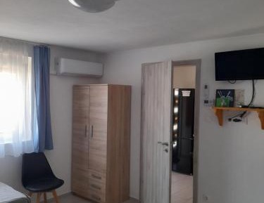 Apartment with Garden View