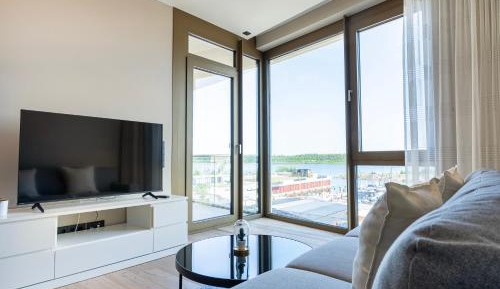 Apartment with Lake View