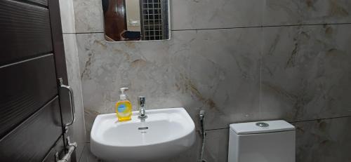 Deluxe Room (2 Adults + 1 Child)