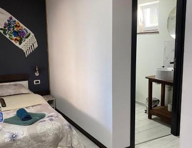 Deluxe Room (2 Adults + 1 Child)