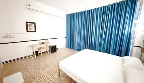 Deluxe Studio