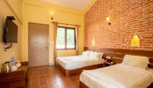 Deluxe Double or Twin Room with Balcony