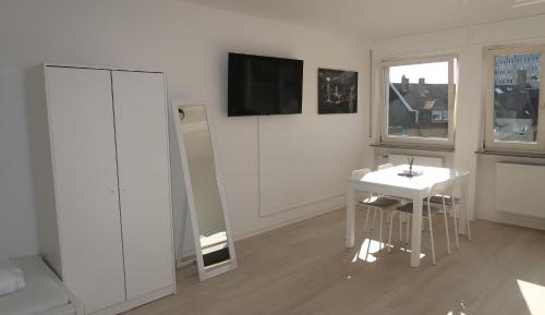 One-Bedroom Apartment with View
