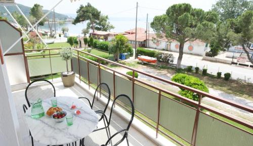One-Bedroom Apartment with Balcony and Sea View