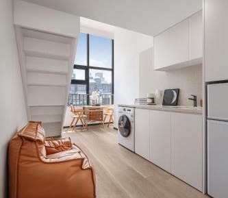 One-Bedroom Loft Apartment with One Queen Bed