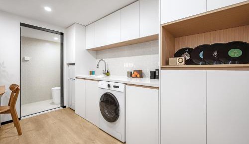 Studio - Split Level