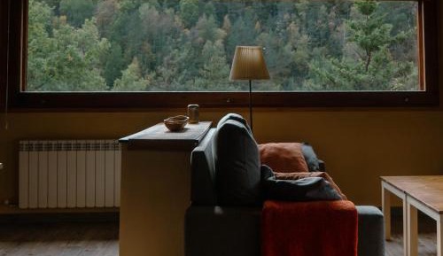 Apartment with Mountain View