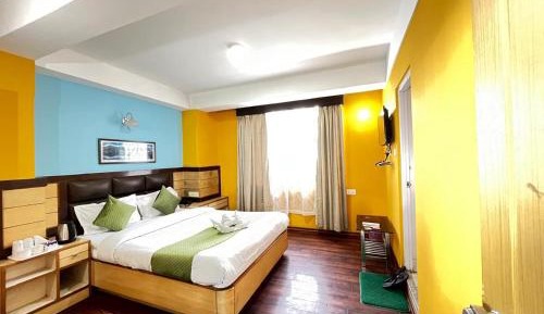 Deluxe Double Room (2 Adults + 1 Child)