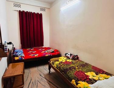 Basic Triple Room with Shared Bathroom