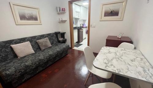 One-Bedroom Deluxe Apartment