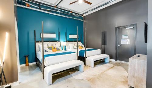 2 Queen Bed Suite