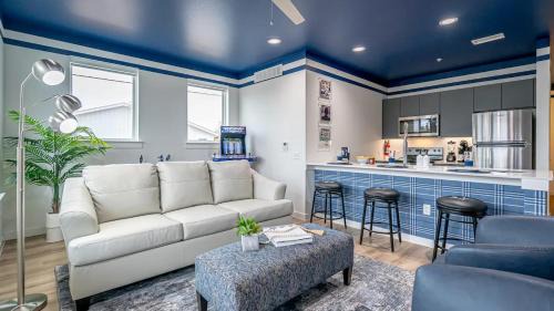 Deluxe Cowboys 2 Bedroom Suite