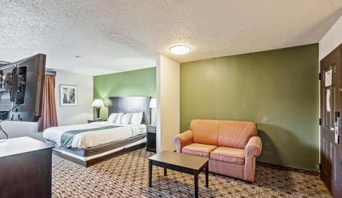 King Suite - Disability Access/Non-Smoking