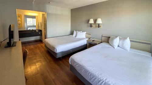 Queen Room with Two Queen Beds - Non-Smoking