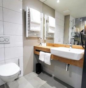 Classic Single Room with Walk-In Shower