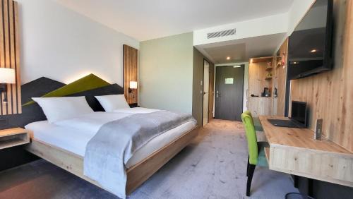 Family Room with One Double Bed and One Single Bed - Walk-In Shower