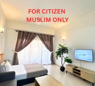 Deluxe One-Bedroom Apartment with Ocean View