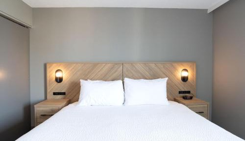 Ocean View Suite, 1 King Bed, Sofa Bed, Kitchen, W/D, Balcony