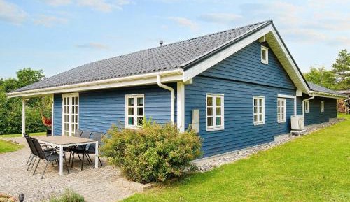 Four-Bedroom Holiday Home