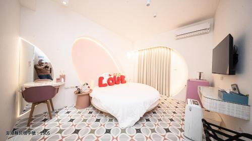 Queen Room with Garden View