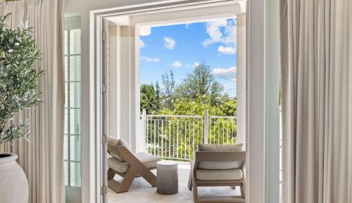 Two-Bedroom Deluxe Apartment with Balcony