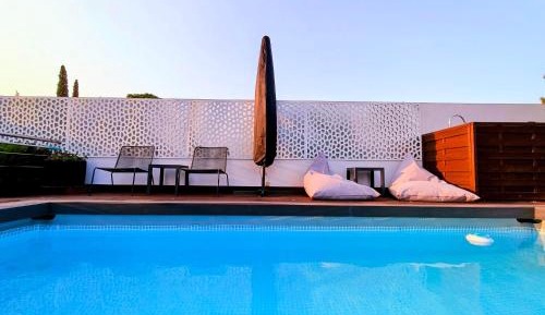 Deluxe One-Bedroom Apartment with Garden View