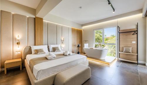 Deluxe Double Room with Bath