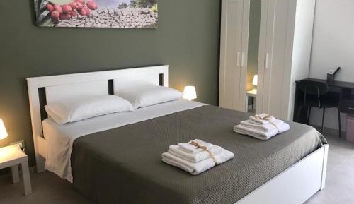 Deluxe Double Room (2 Adults + 1 Child)