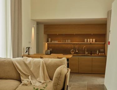 Two-Bedroom Deluxe Apartment with Balcony