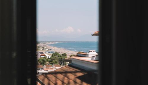 Two-Bedroom Apartment with Balcony and Sea View