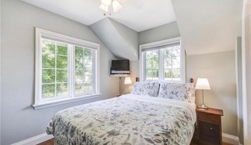 Queen Room with Garden View