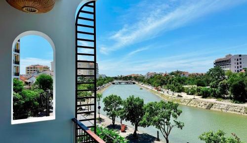 Suite with River View