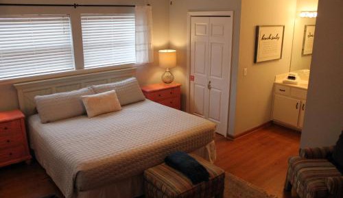King Room with Partial Sea View