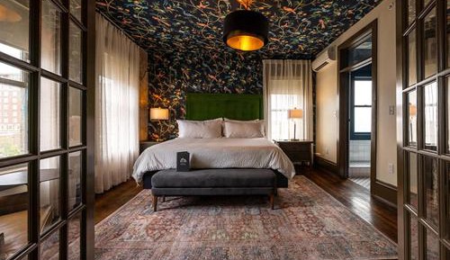 Superior King Suite